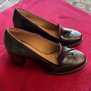 Clarks Tarah Rosie burgundy leather shoes. Size 6.5M.